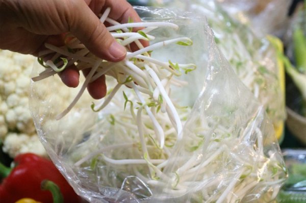 Bean sprouts are delicious and cheap. 1. Incorrect storage method may harm nutrient loss! Can eat the roots separately