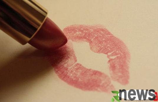 How to quickly eliminate shameful kiss marks?