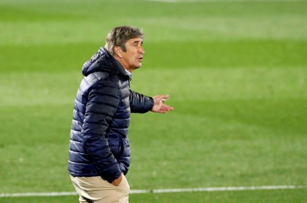 71 years and 254 days ago, Pellegrini became the oldest head coach in the European finals