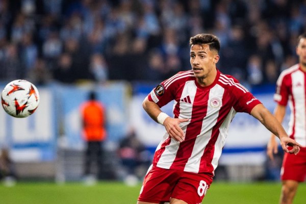 Here We Go! Romano: Brighton signs 18-year-old striker Costoras