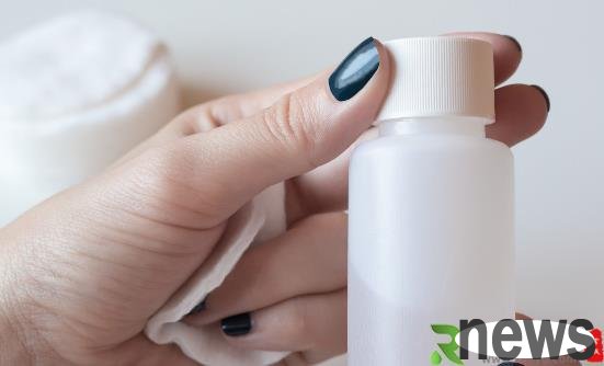 Many daily uses of nail polishing water. Sharing precautions when using nail polishing water