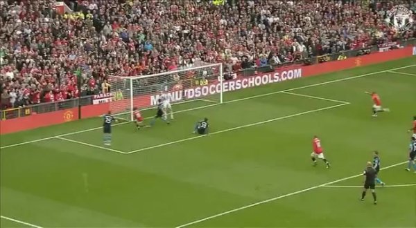 Manchester United and Arsenal will face each other again in August 14 years later! Manchester United beat Arsenal 8-2 at home