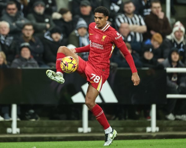 Desky reporter: Leverkusen is still pushing for Kwansa transfer, negotiations with Liverpool are underway