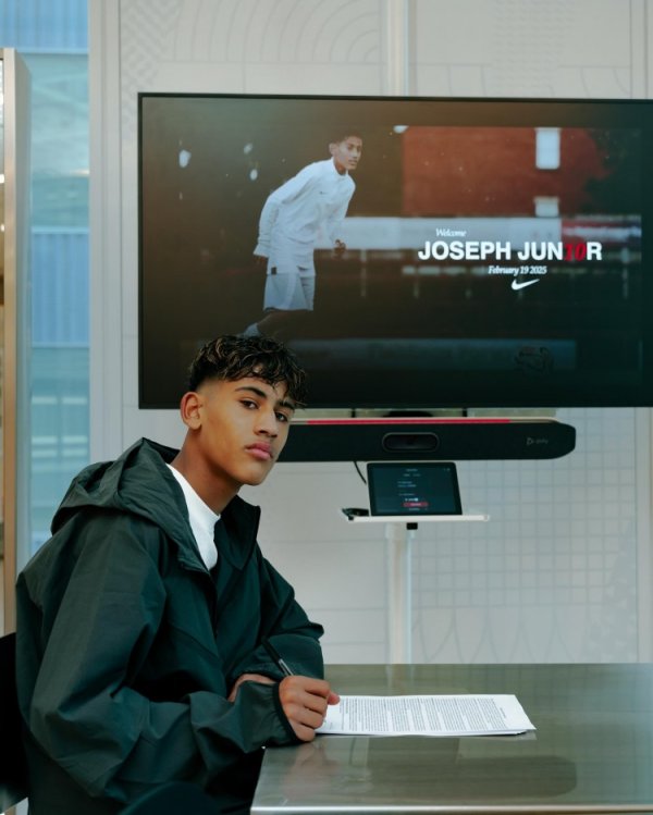 At the age of 14, he was three goals in three games at U18! Romano: Manchester United will renew their contract with JJ Gabriel for 2 years