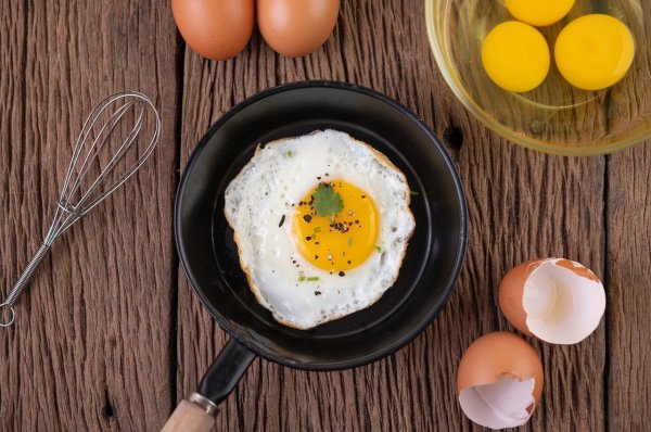 How to fry the perfect poached egg? 5 secrets of fried eggs without sticky glutinous rice. Add 