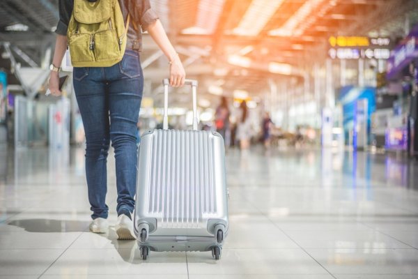 Love traveling alone? Must-bearing 3 self-defense supplies increase travel safety