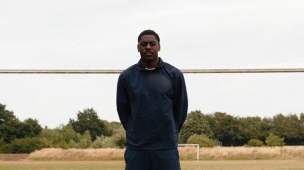 Official: Manchester City 20-year-old striker Mubama is on loan at the English Championship Stoke City, and he has scored 1 goal for Manchester City