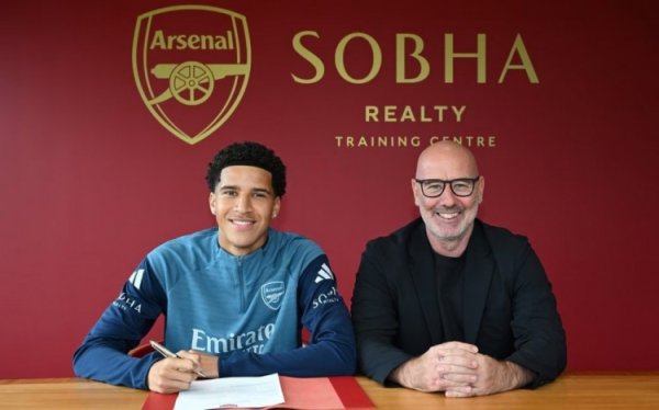 Official: Arsenal signed a professional contract with Derby County 17-year-old Dermian Augustine