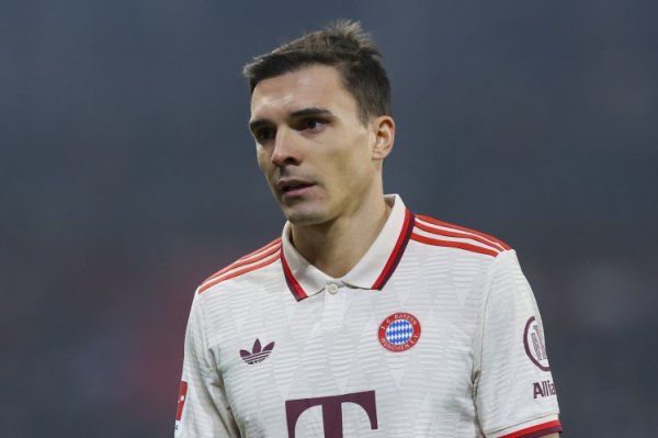 Daily Telegraph: Tottenham is interested in signing 30-year-old Paligna, and may sell Bisuma first