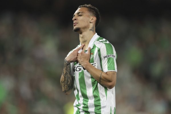 Agent: Multiple teams ask Anthony about the situation, and are willing to evaluate the quotation of & to go to Saudi Arabia or stay in the team are options