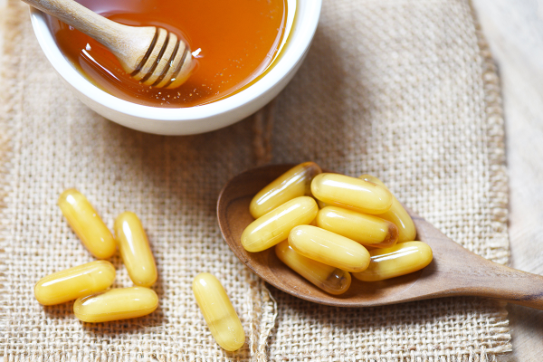 Lower blood pressure, cholar sterol and inflammation? Is queen bee milk really good for health?