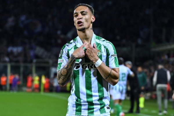 Spanish media: Betis submitted his final offer for Anthony s one-year loan, Manchester United must reply today