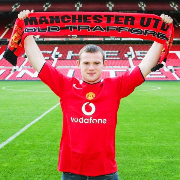 Great value! 21 years ago, Manchester United spent 37 million to buy 18-year-old Rooney. In the previous year, Lu Xiaopang played 9 goals and 4 assists in 40 games.