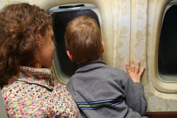 What are the most afraid of encountering noisy children when taking a flight? Travel experts reveal five major selection strategies for 