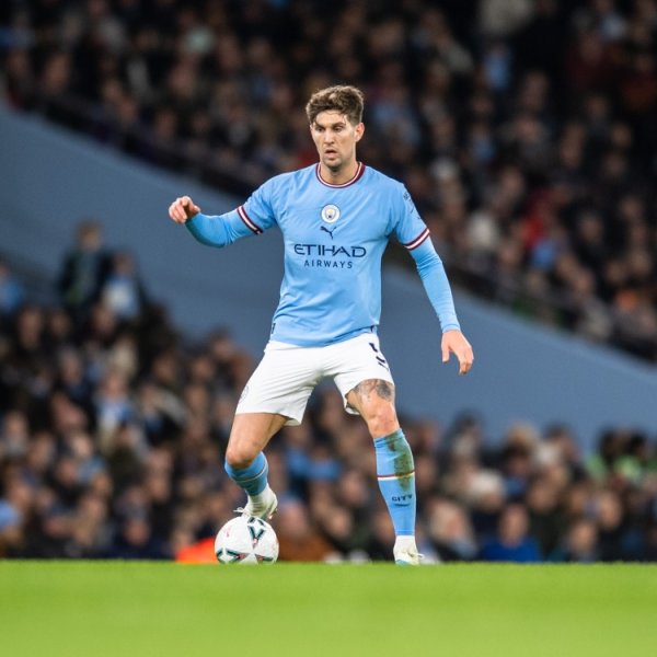 I am willing to stay in the team! Mirror: Stones will negotiate with Manchester City on a contract renewal, Guardiola hopes he stays in the team