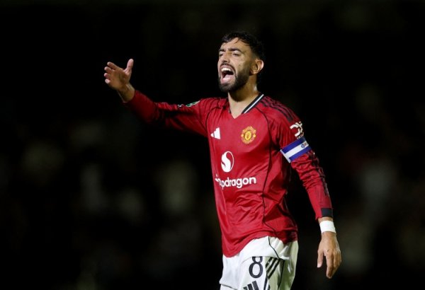 Reporter: B Fei has no complaints about his role on the field and is determined to help Manchester United turn the situation around
