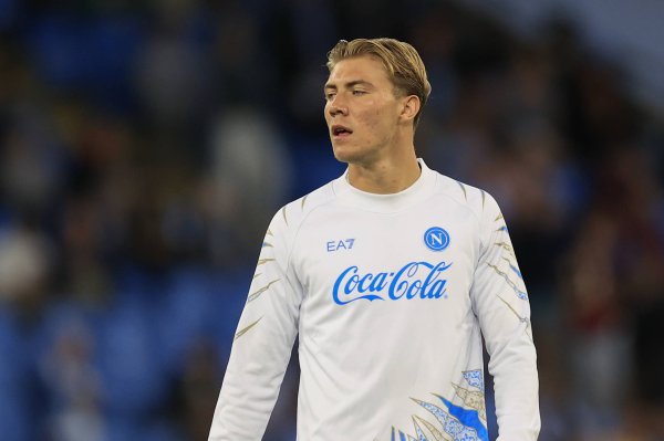 Reporter talks about Hoylen: Joining Manchester United is too big a step for him, he is obviously more suitable for Serie A
