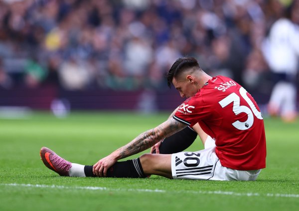 Official: Manchester United forward Sheshko is injured and will not be able to represent the national team in the World Cup qualifiers in November